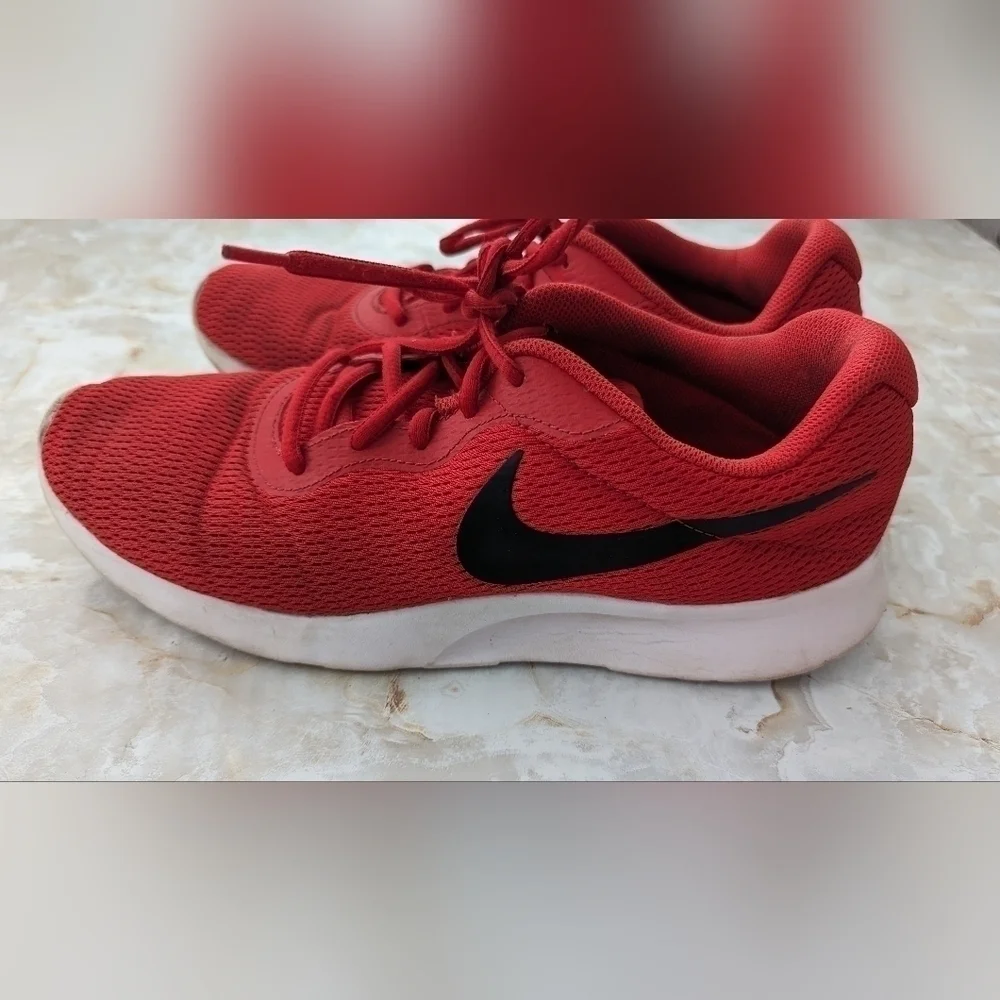 Nike Sneakers Shoes Men Red & Black Size 9.5